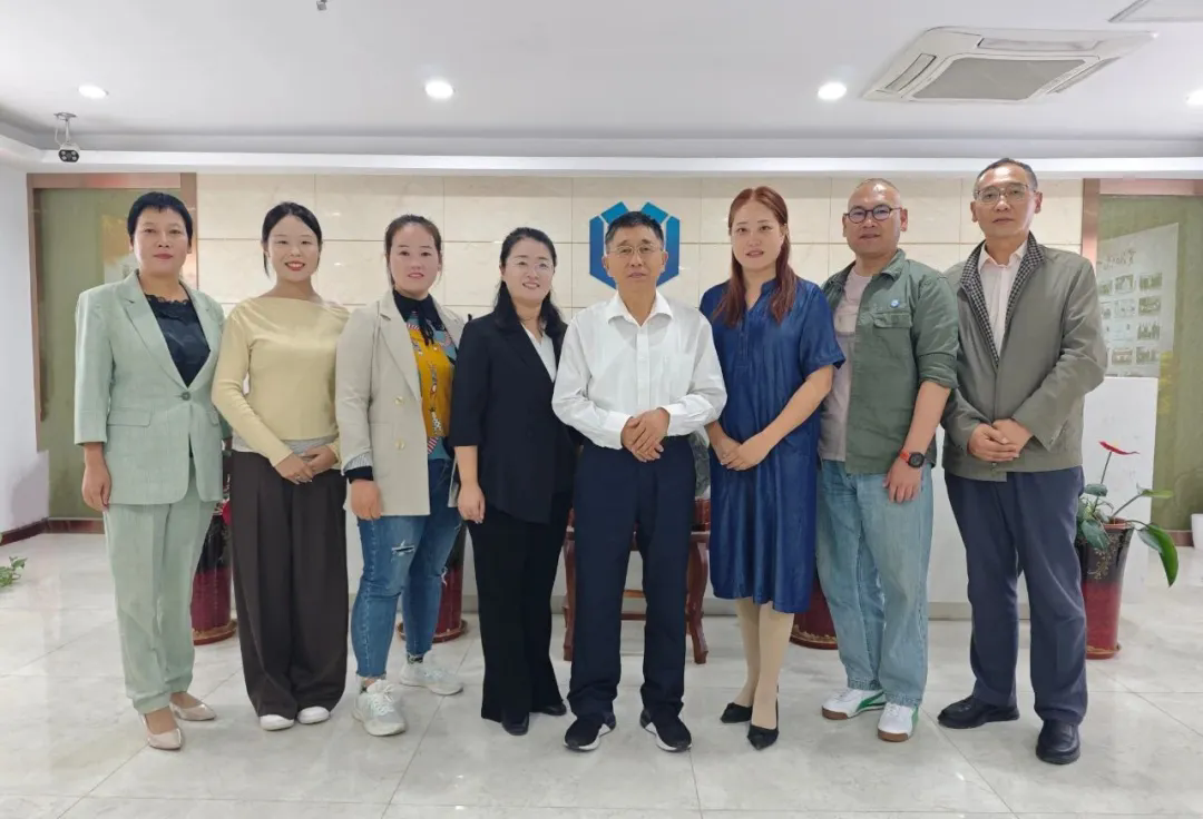 济南市阅读协会会长何丽亚一行莅临我所参观交流